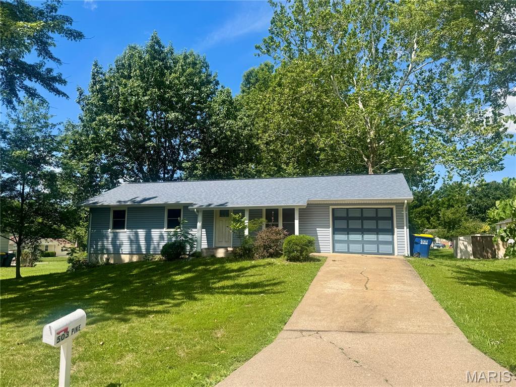 Welcome to this 3-bedroom, 1.5-bath home located in the heart of Warrenton. Previously used as a rental property, this home offers a great opportunity for investors looking to expand their portfolio or buyers ready to make it their own. Nice fenced in back yard! Conveniently located near shopping, restaurants, schools, and parks, this property has plenty of potential and is ready for its next owner. Whether you're searching for an investment property or a place to call home, be sure to take a look at all this property has to offer!