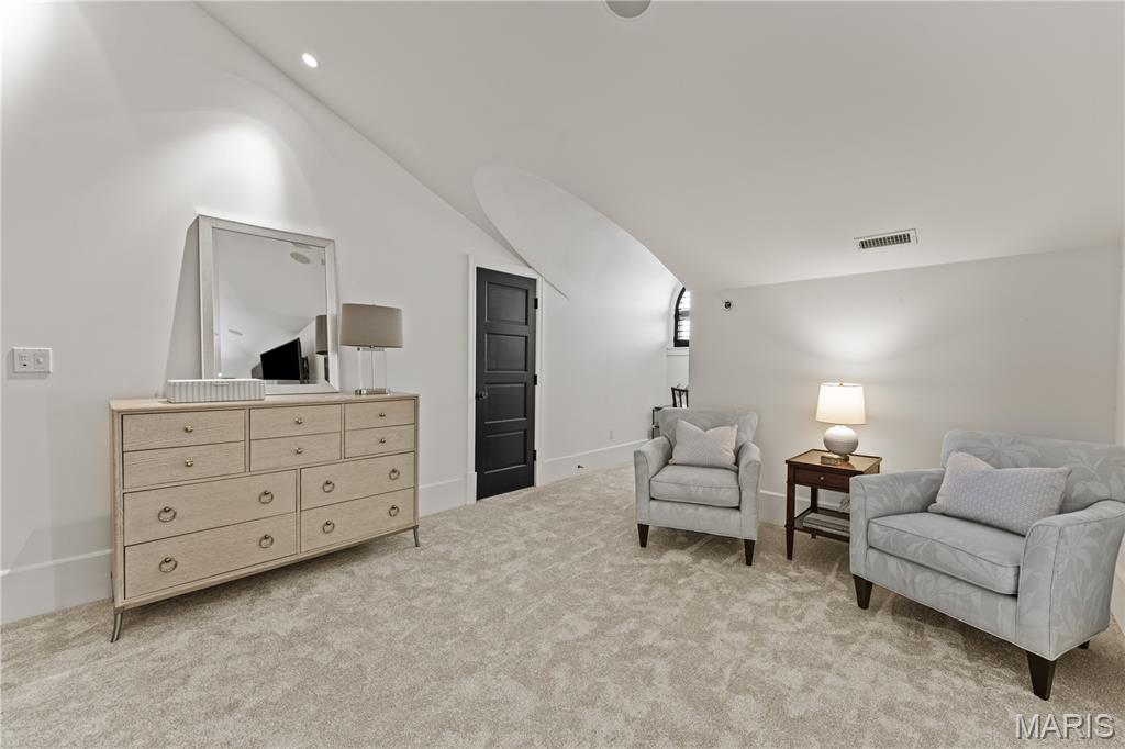 Shaw Park Villas Ph 2 Condo - Residential