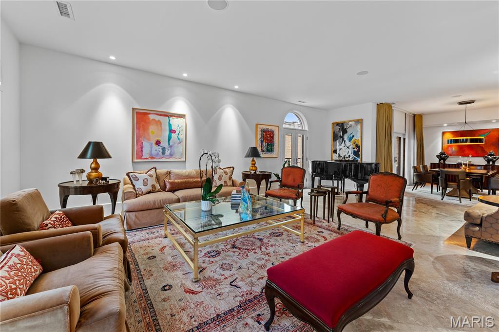 Shaw Park Villas Ph 2 Condo - Residential