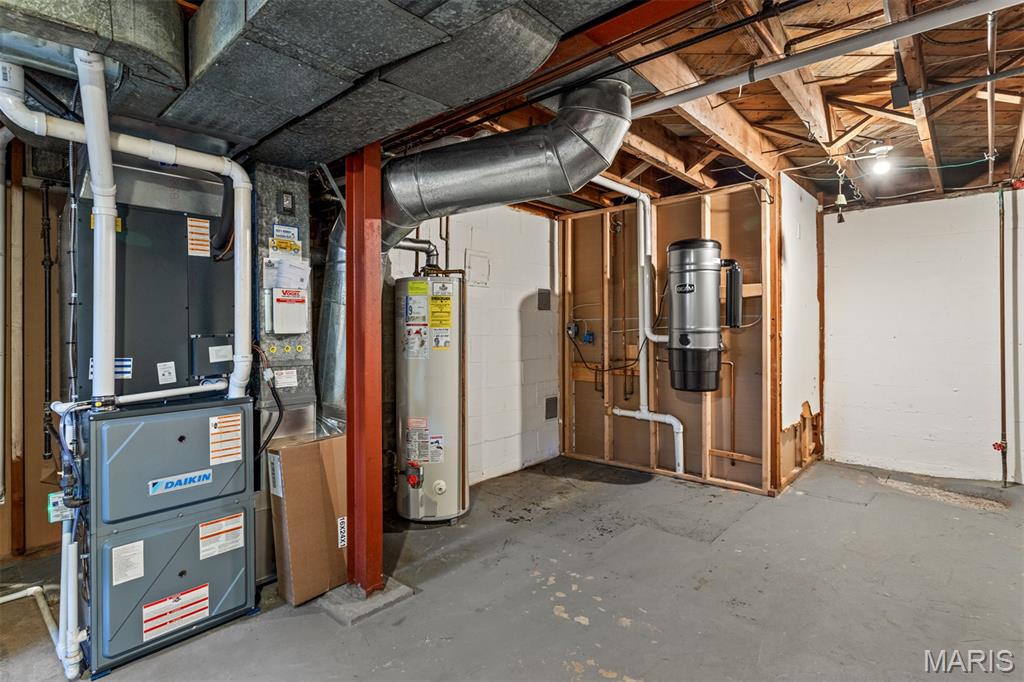 Roloff 3 Lt 25 & Lt Pt 24 & Sec - Residential