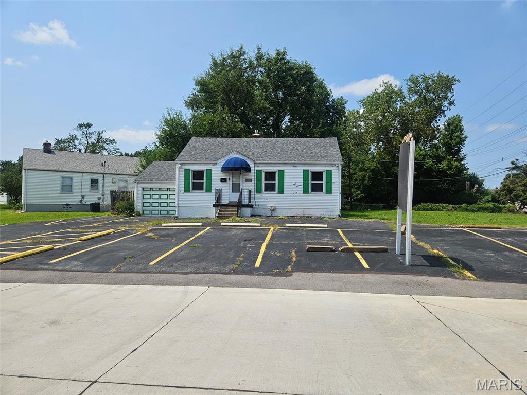 Village Of St Ann - Commercial Sale