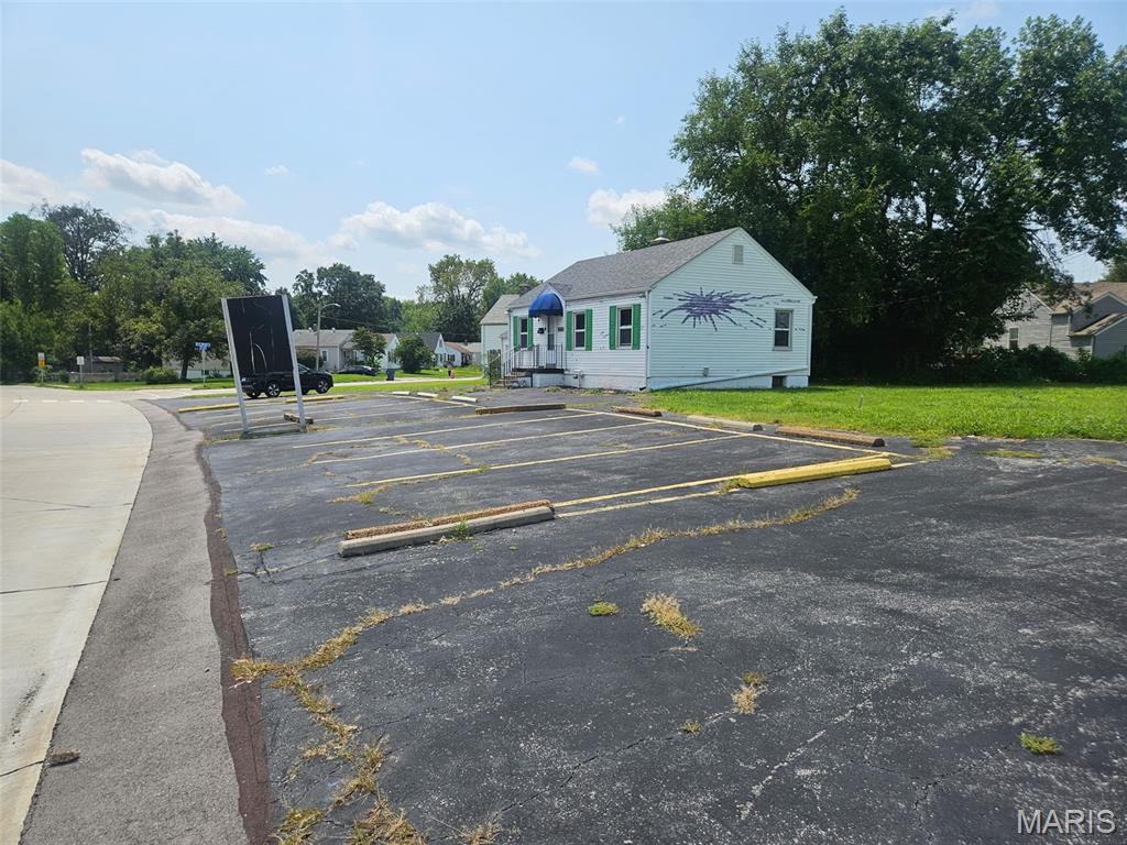Village Of St Ann - Commercial Sale