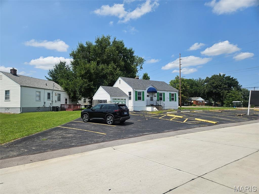 Village Of St Ann - Commercial Sale