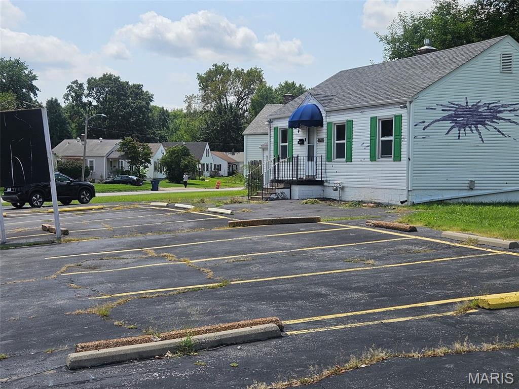 Village Of St Ann - Commercial Sale