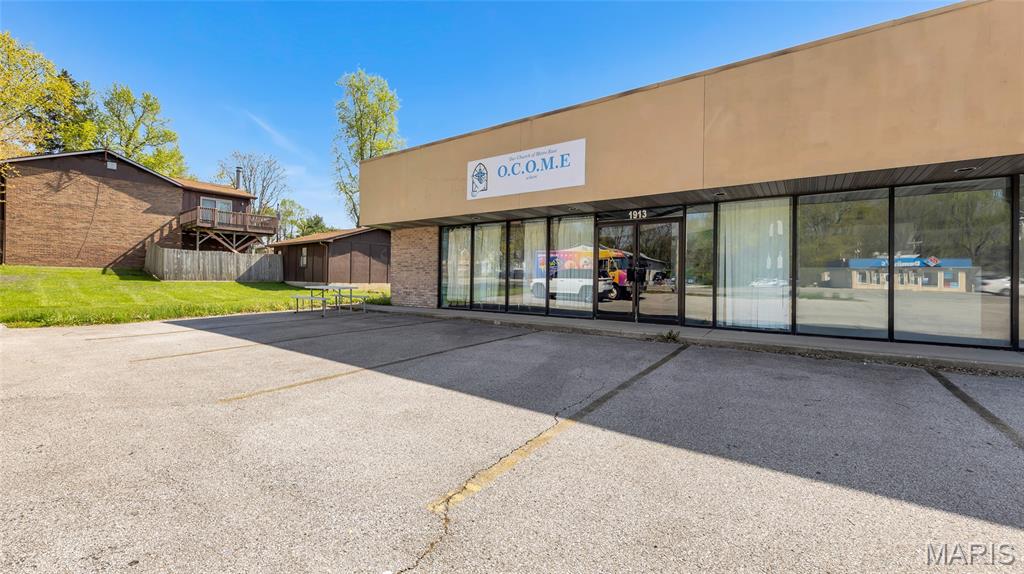 Beuschs Acres - Commercial Sale