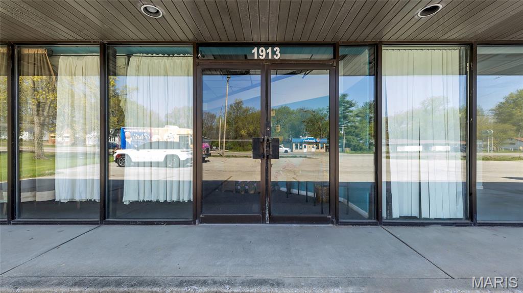 Beuschs Acres - Commercial Sale