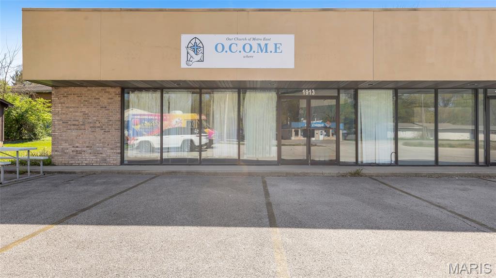 Beuschs Acres - Commercial Sale