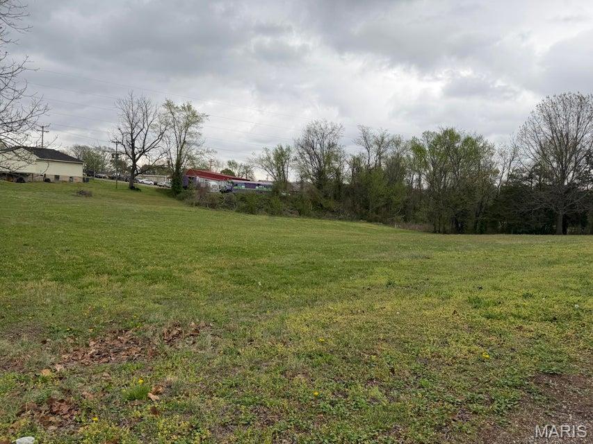 1.10± acre lot located within the city limits of Mountain View, Missouri. This property offers a prime location with convenient access to downtown, local restaurants, and city parks--all within walking distance. City water and electric are available, making it an ideal site for your future home or investment.