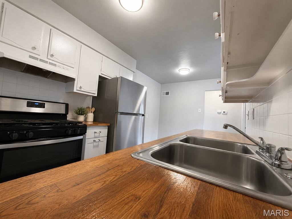 Hallmark Terrace Apartments - Residential Lease