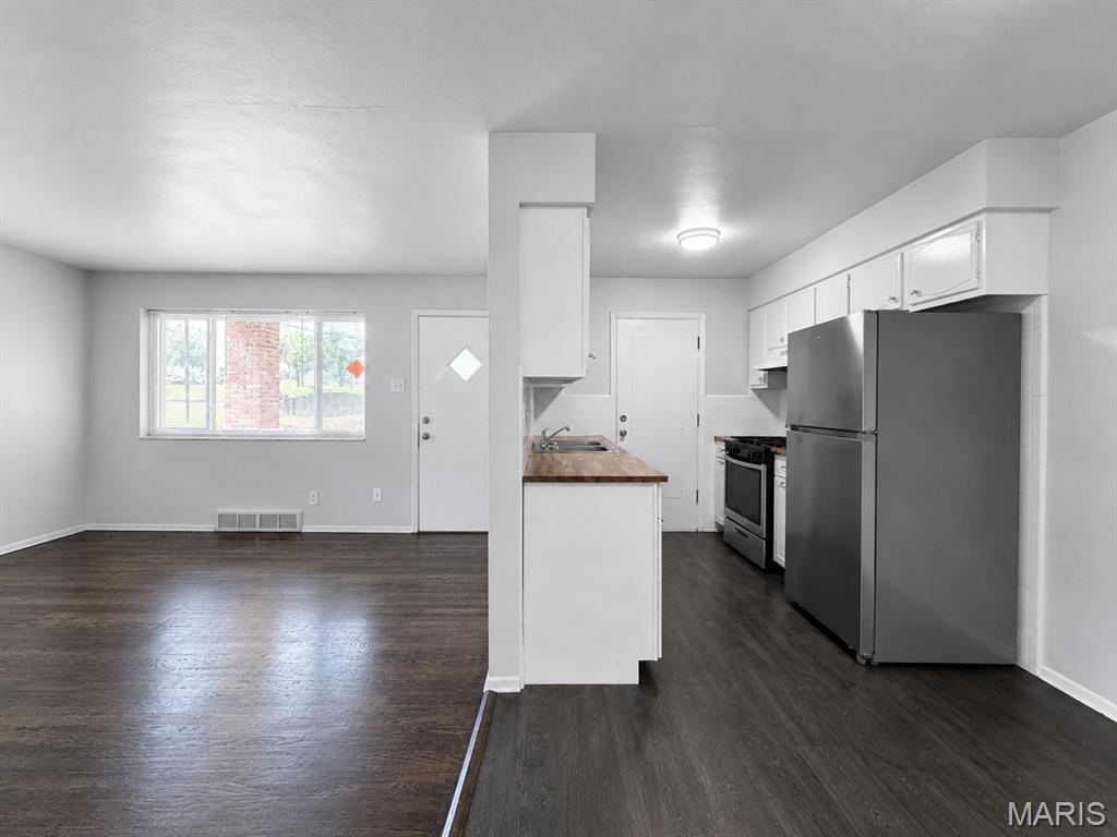 Hallmark Terrace Apartments - Residential Lease