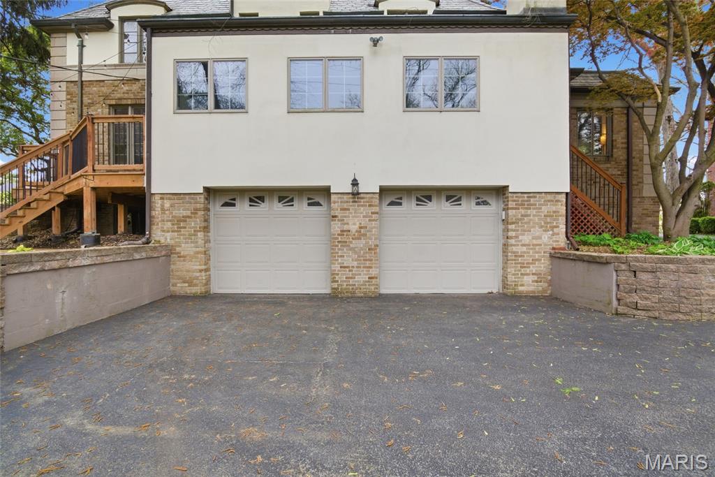Country Club Place - Residential