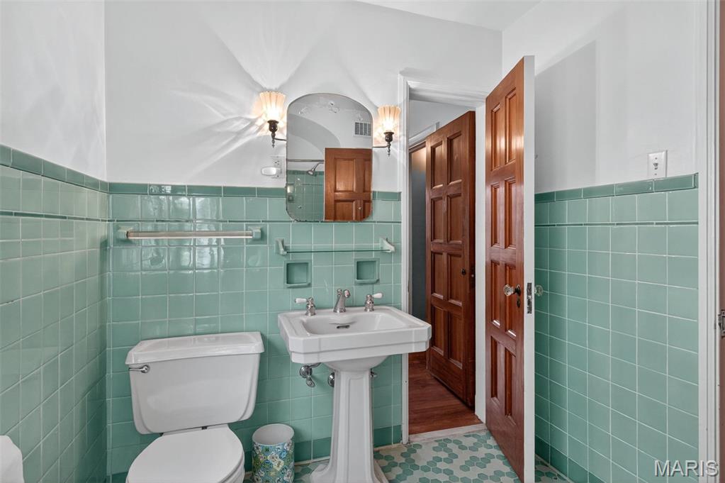 Country Club Place - Residential
