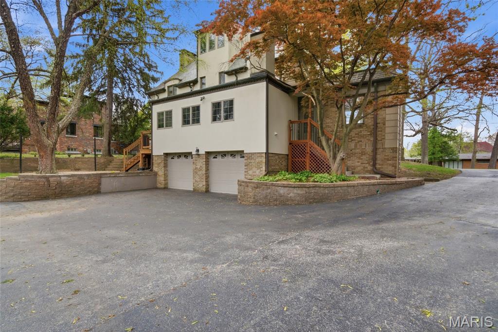 Country Club Place - Residential