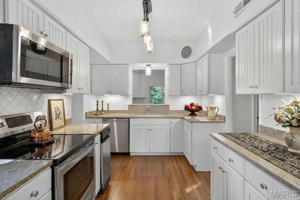Country Club Place - Residential