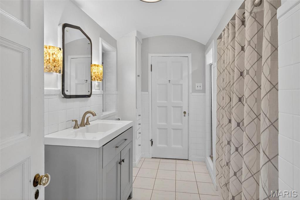 Country Club Place - Residential