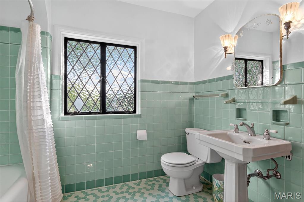 Country Club Place - Residential