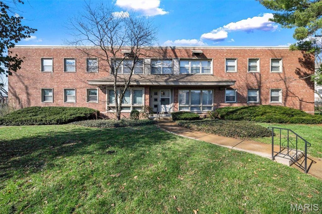Enjoy easy living in this inviting 2-bedroom, 1-bath first-floor condo located in the sought-after University City School District. Tucked away on a secluded, private street ending in a quiet cul-de-sac, this charming garden-style residence is situated in a quaint two-story building, offering both comfort and privacy.

Positioned on the first floor, the unit’s windows face the rear yard of the building—away from the cul-de-sac—providing a peaceful and private backdrop. The apartment welcomes you into a bright living area to the right and a separate dining room to the left—ideal for everyday meals or entertaining guests. The spacious eat-in kitchen features a gas stove, perfect for cooking enthusiasts, along with a practical layout that flows seamlessly through the home.

Both bedrooms are generously sized. The full bathroom is conveniently located near the bedrooms.

Laundry facilities are located in the basement and are shared by all owners in the building.

Additional highlights include one assigned garage parking space underneath the building. Located just minutes from Highways 170 and 64/40, and close to Clayton’s shops and restaurants, this condo combines tranquility with unbeatable accessibility.