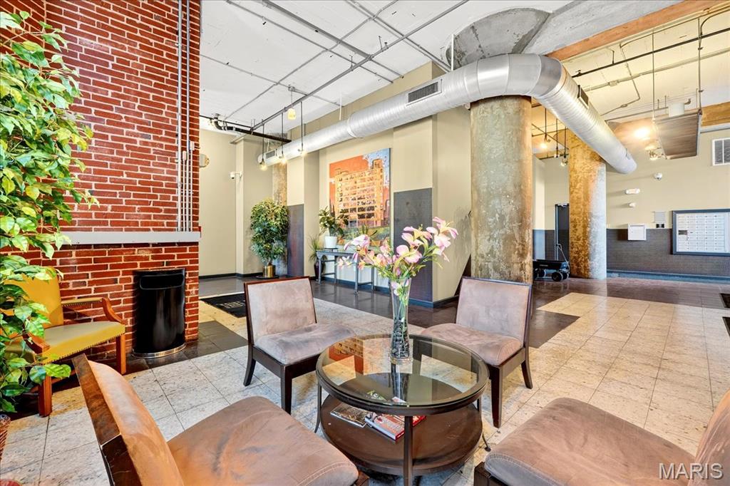 Lofts at 2020 Washington - Residential