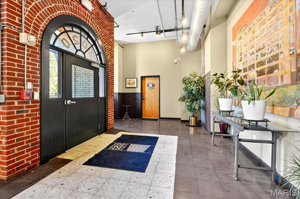 Lofts at 2020 Washington - Residential