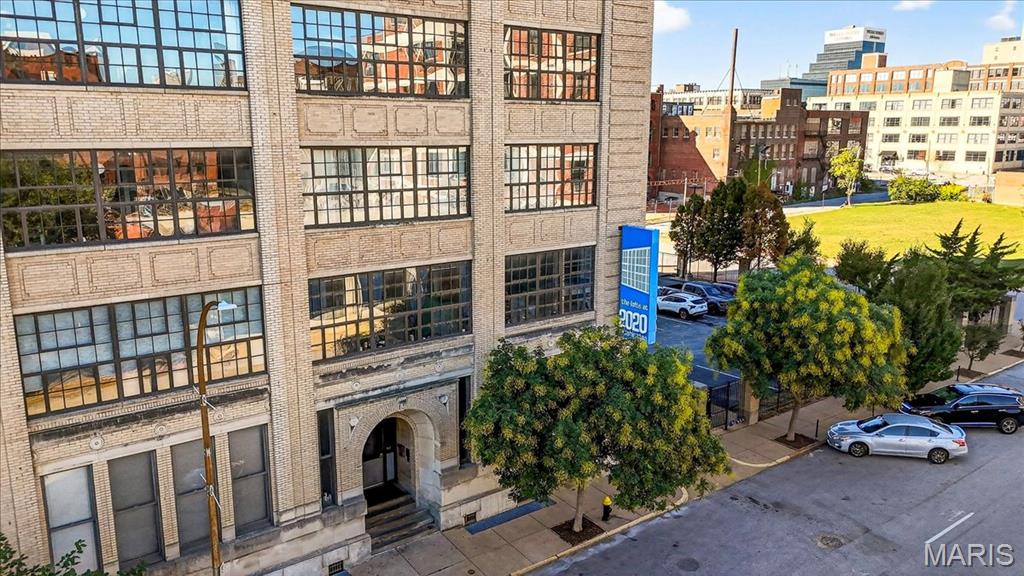 Lofts at 2020 Washington - Residential