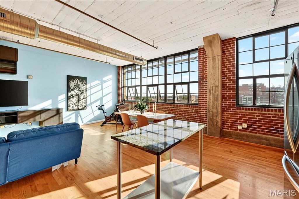 Lofts at 2020 Washington - Residential