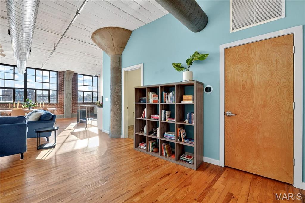 Lofts at 2020 Washington - Residential