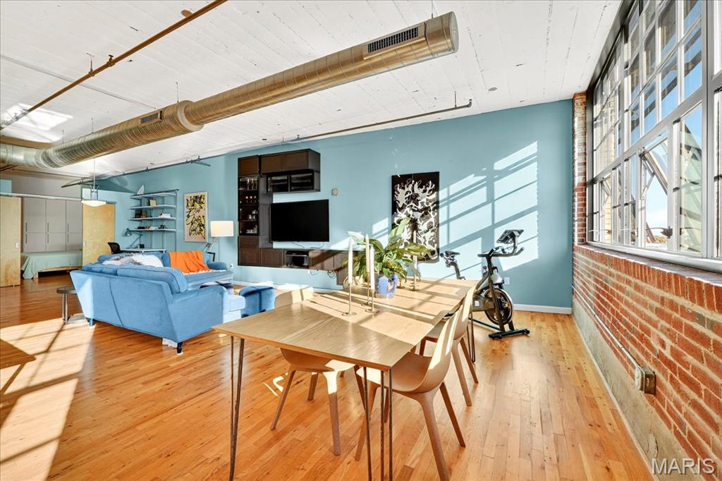 Lofts at 2020 Washington - Residential