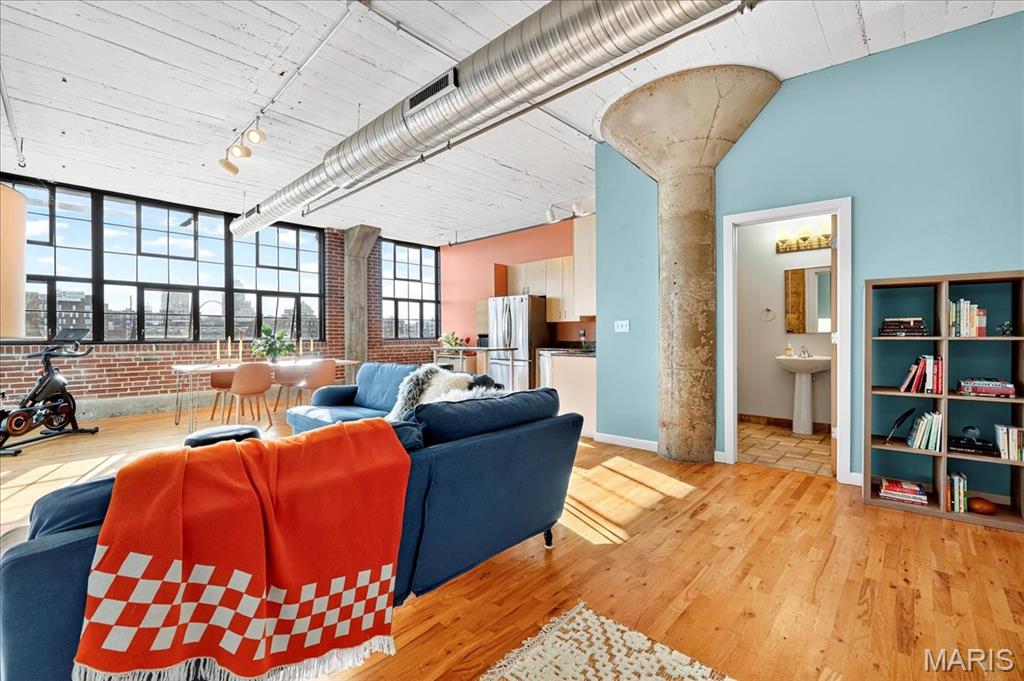 Lofts at 2020 Washington - Residential