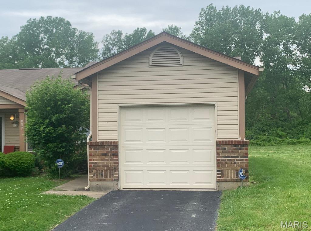 Pine Meadows Condo Ph One - Residential