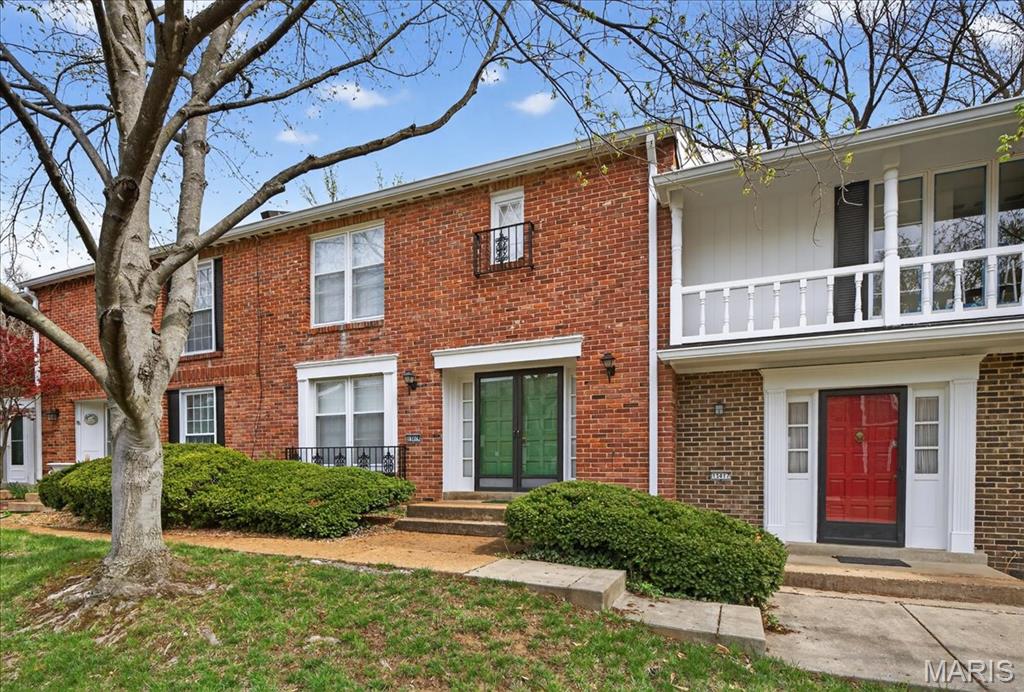 Price improvement! Come check out this newly listed gem that's already vacant, deep cleaned and move-in ready! This 2 large bedroom, 2.5 bathroom, townhouse-like condo has a wonderful layout with a finished walk-out basement, storage space, laundry hook ups and garage. Be sure to see the 2D floor plan in photos for room sizes and layout.
New water heater installed last month, new garage door, new carpeting installed, fresh paint throughout - AND NEW, unused stainless steel kitchen appliances that stay! I bet this is just what you've been looking for in time to enjoy the clubhouse pool and tennis court.  Be sure to schedule a showing soon!
Next Open House: Saturday, 5/9, noon - 2 pm