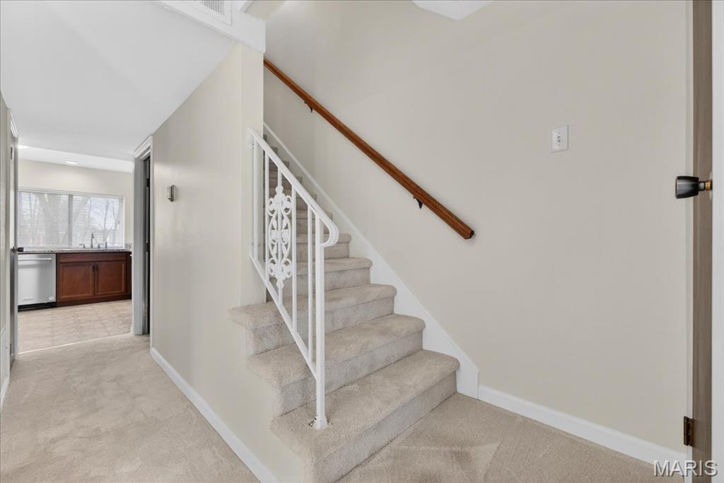 Woods Glen Condo 9 - Residential