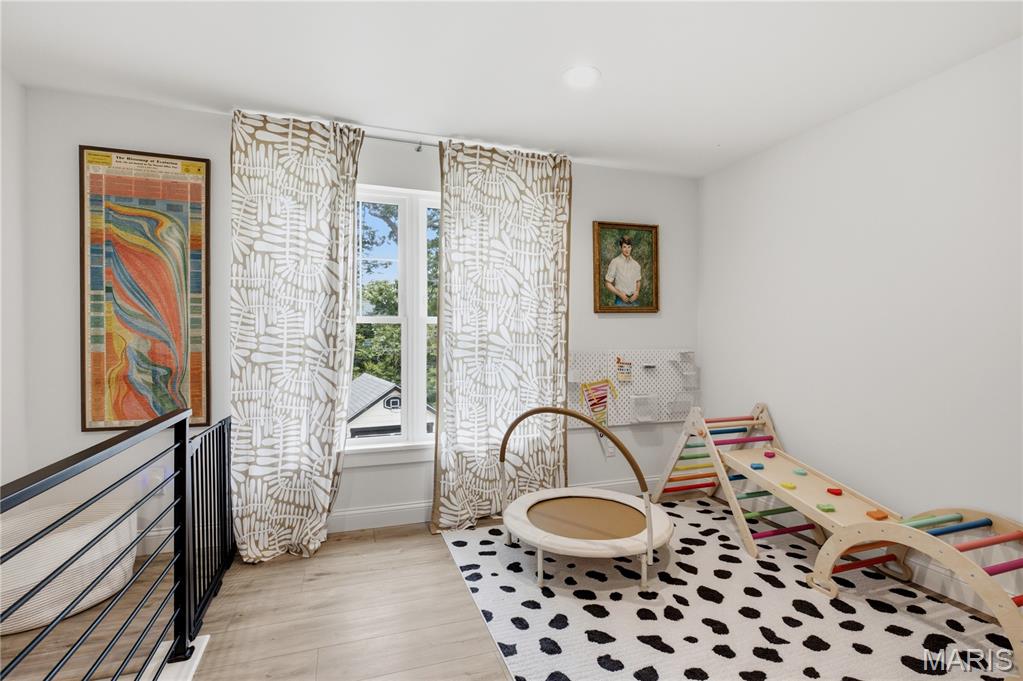 Hollywood Webster - Residential