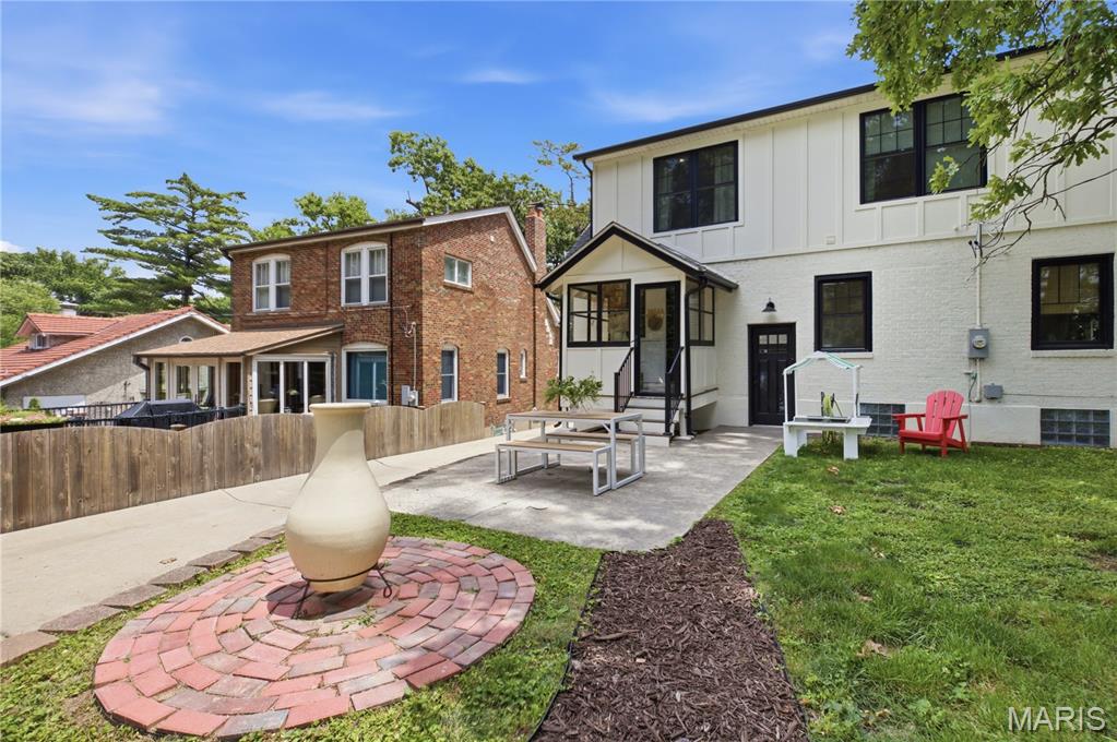 Hollywood Webster - Residential