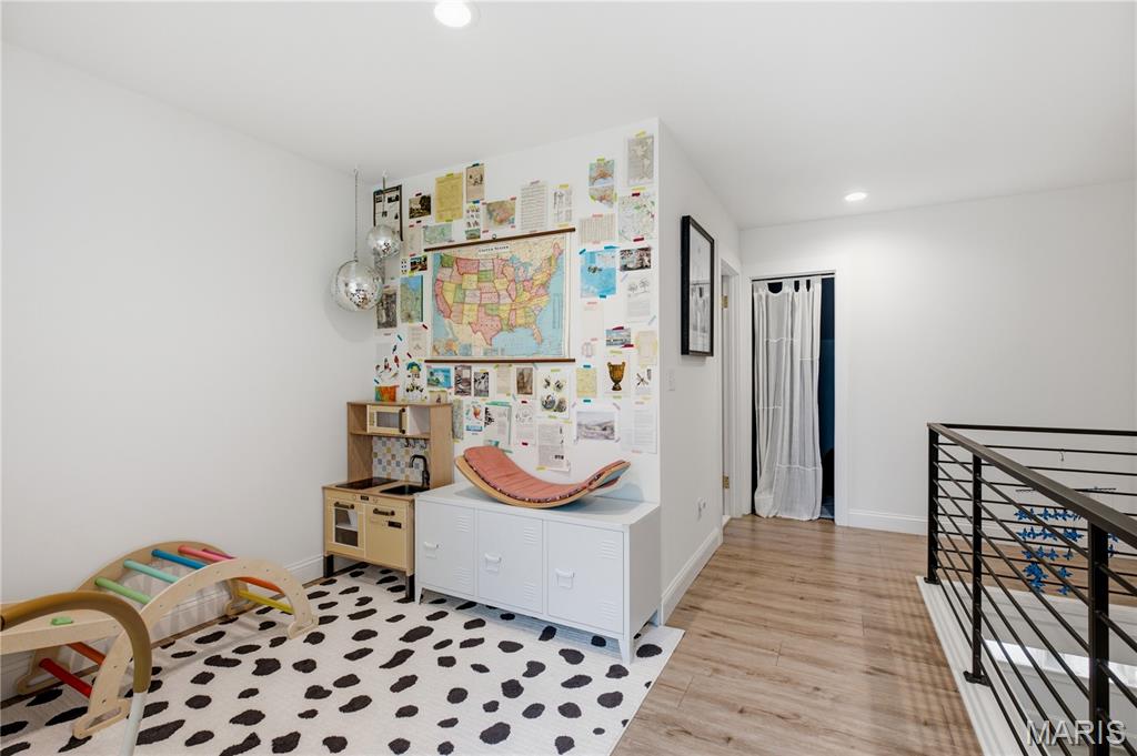 Hollywood Webster - Residential