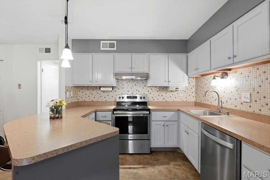 Sakura Gardens Condo - Residential
