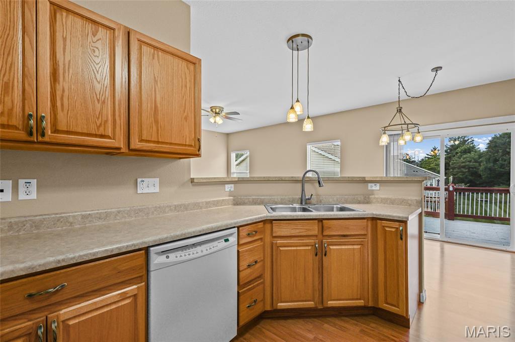 Villas/Windcrest 01 - Residential