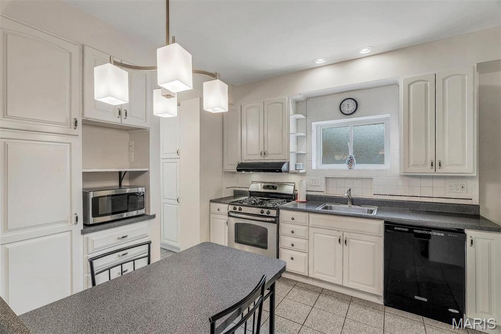 Leona Place Add - Residential