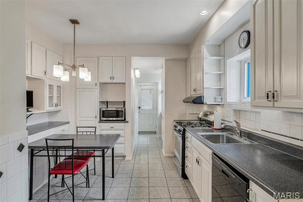 Leona Place Add - Residential