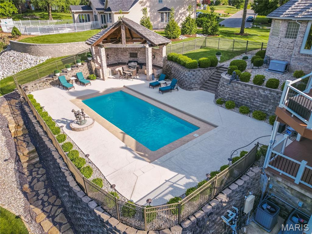 Country Club View 1st Add - Residential