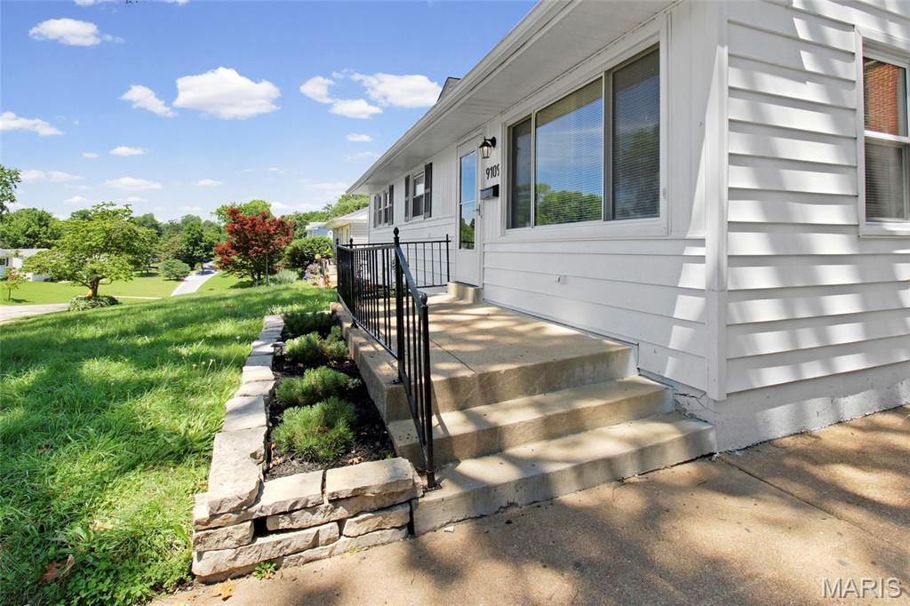 McNeary Manor - Residential
