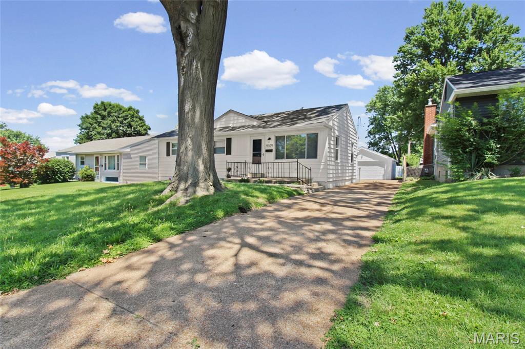 McNeary Manor - Residential