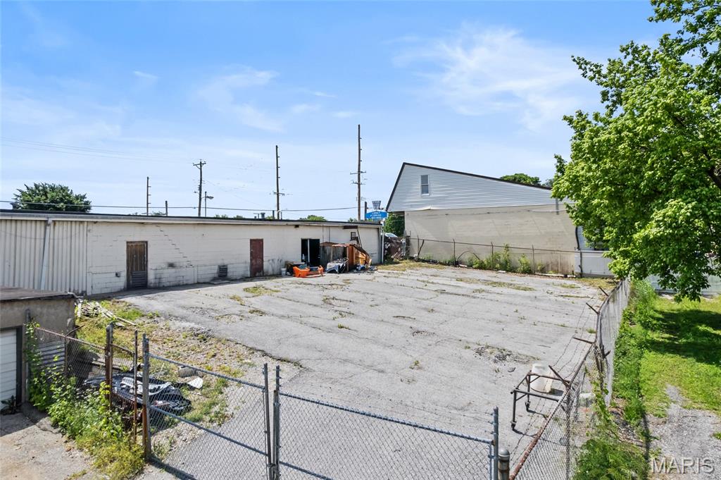 Susan Place - Commercial Sale