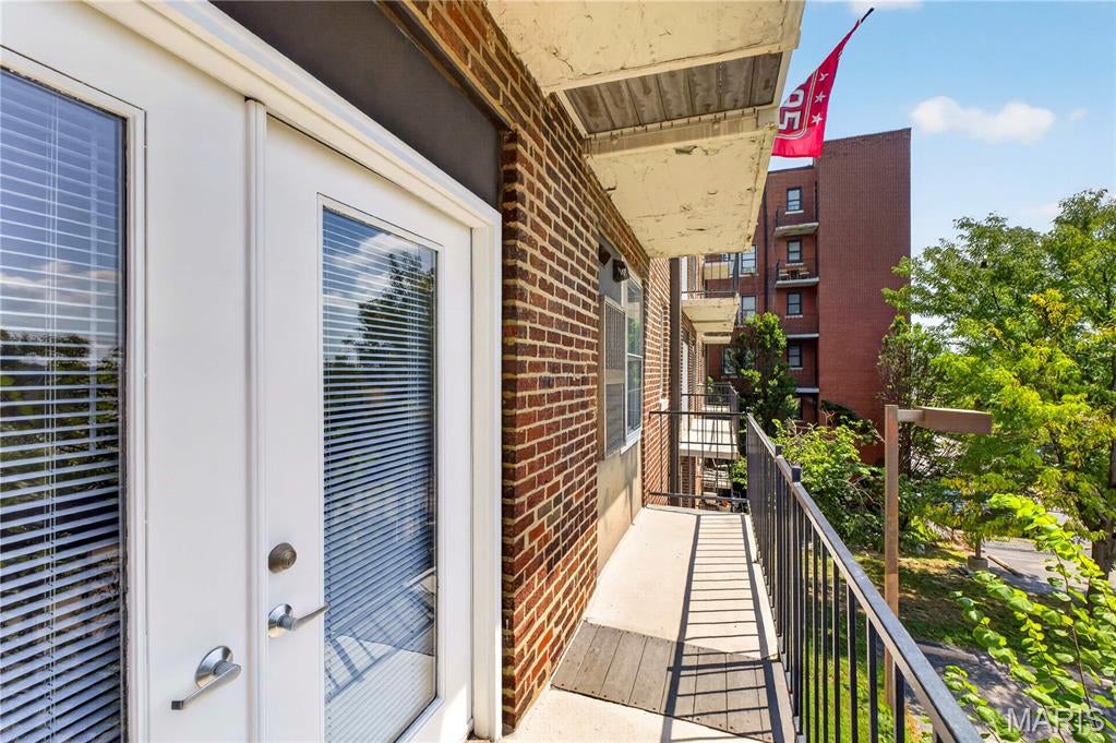 Pershing Ave Condo - Residential