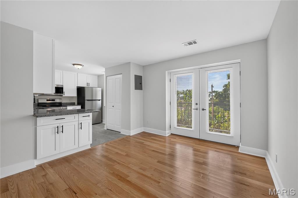 Pershing Ave Condo - Residential