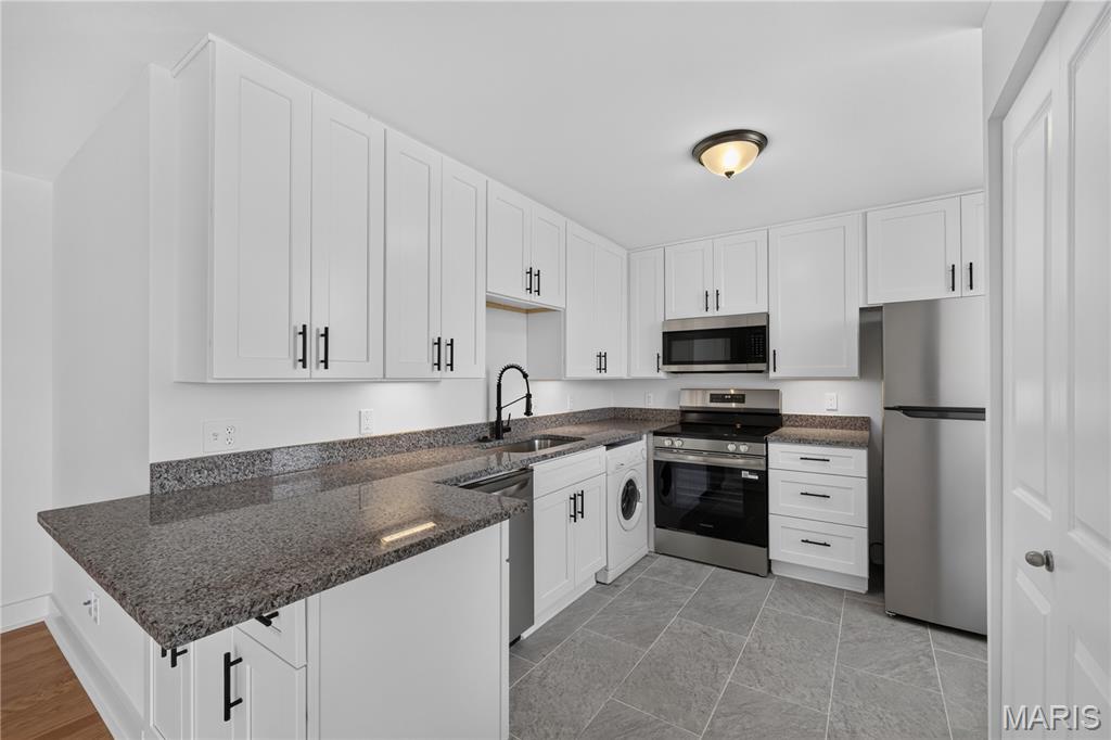 Pershing Ave Condo - Residential