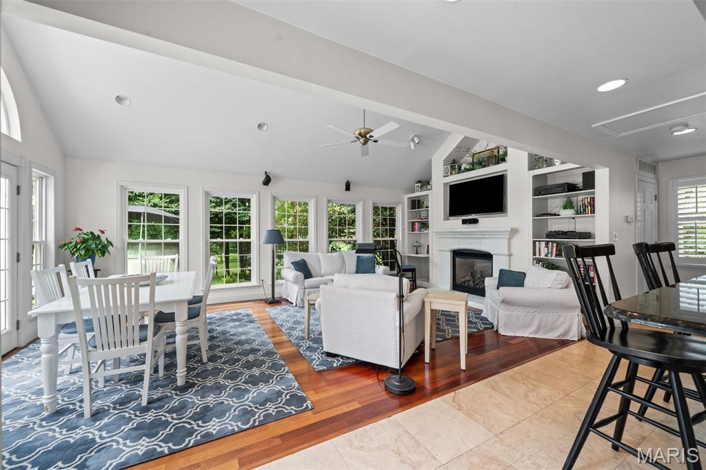 Creve Coeur Place 2 - Residential