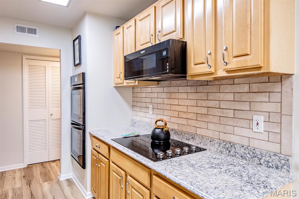 Coeur De Royale Condo Ph 2 1st - Residential