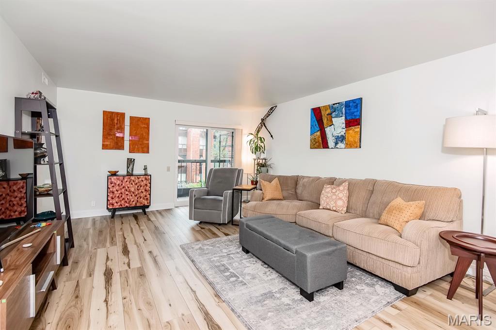Coeur De Royale Condo Ph 2 1st - Residential