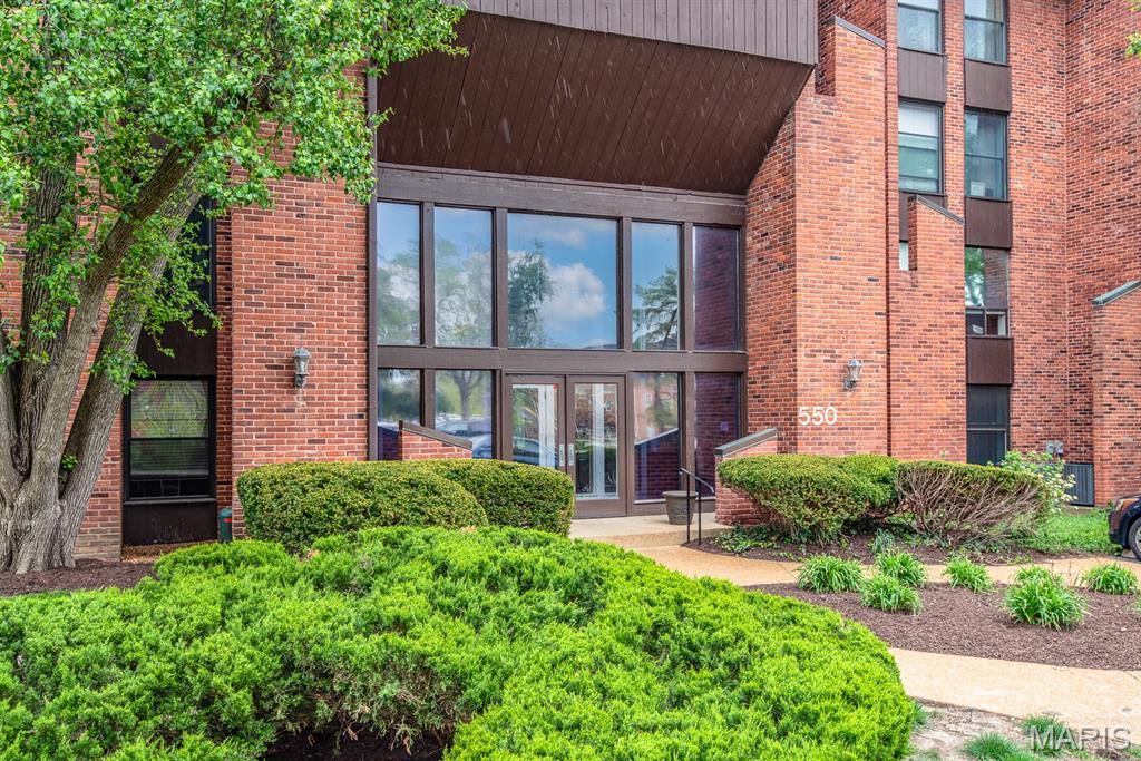 Coeur De Royale Condo Ph 2 1st - Residential