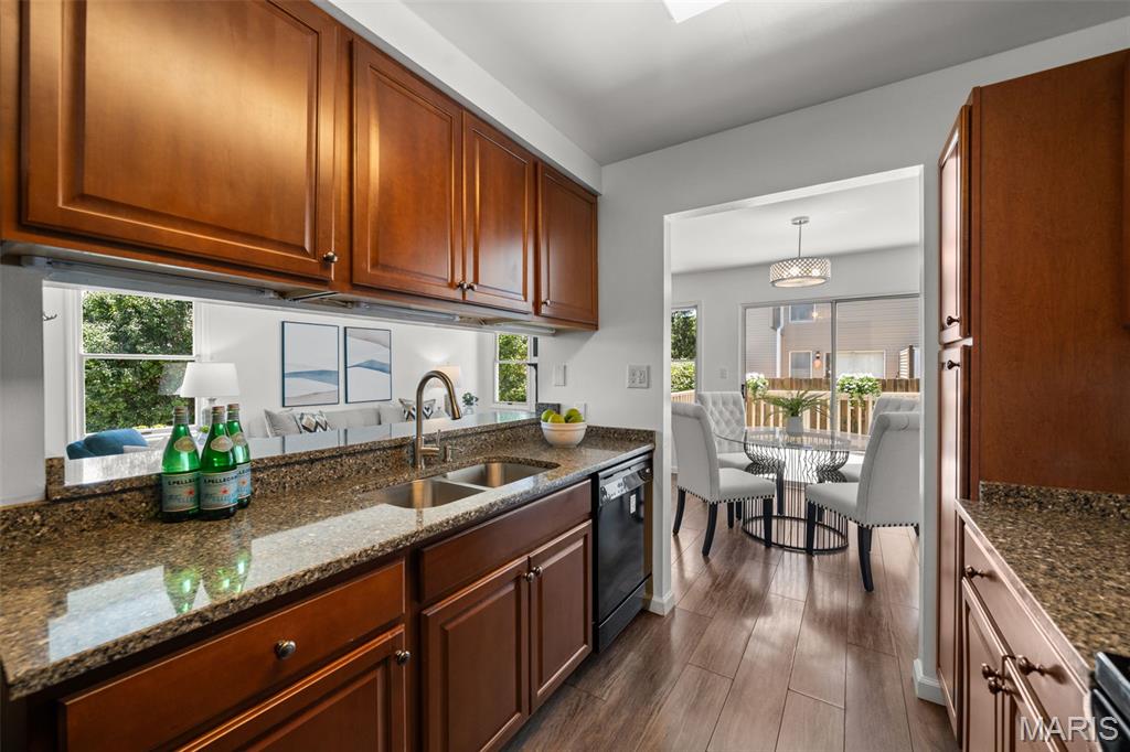 Clarkson Grove Condo Sixth - Residential